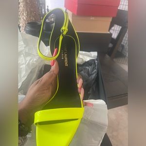 NEVER WORN ! BRAND NEW SIZE 40